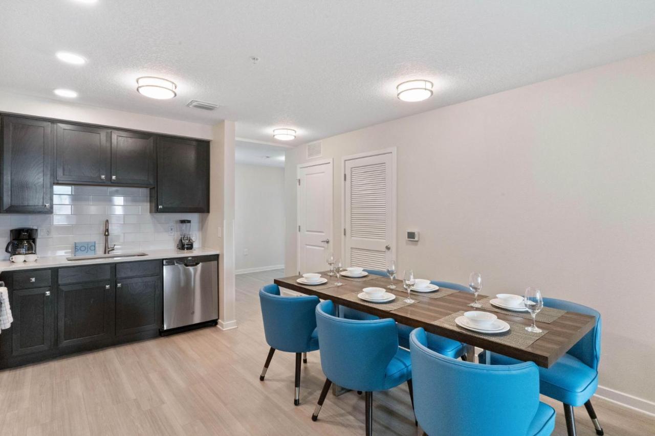 4012 Breakview Drive 110 *