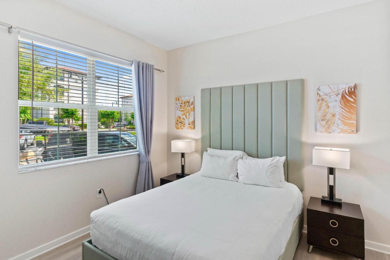 Apartment 4012 Breakview Drive 110 *