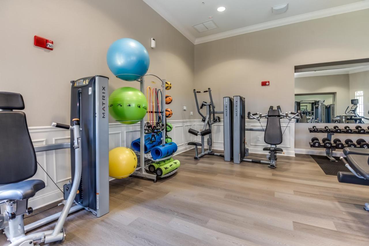 Apartment 4012 Breakview Drive 110 *